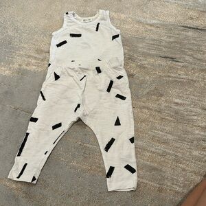 Joah love 12 month black and white set